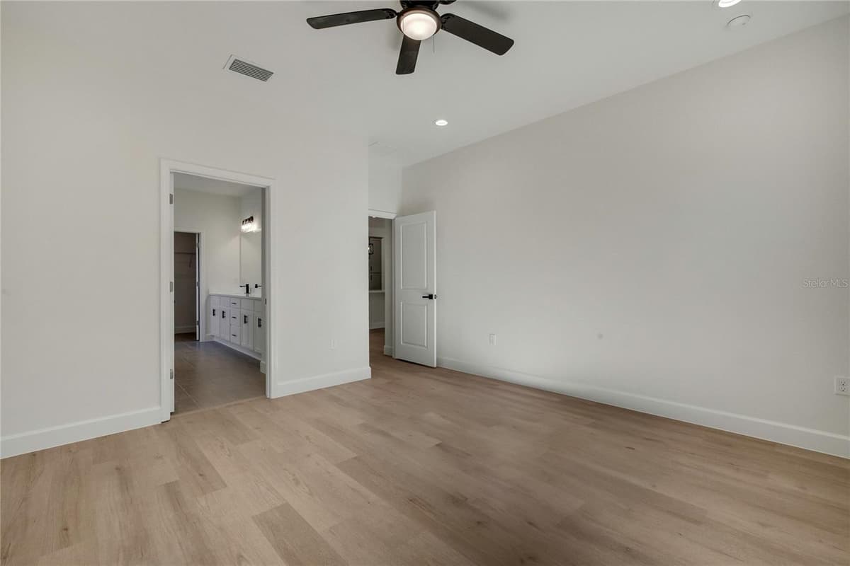 8104 SANTOS DRIVE — photo 21 of 61
