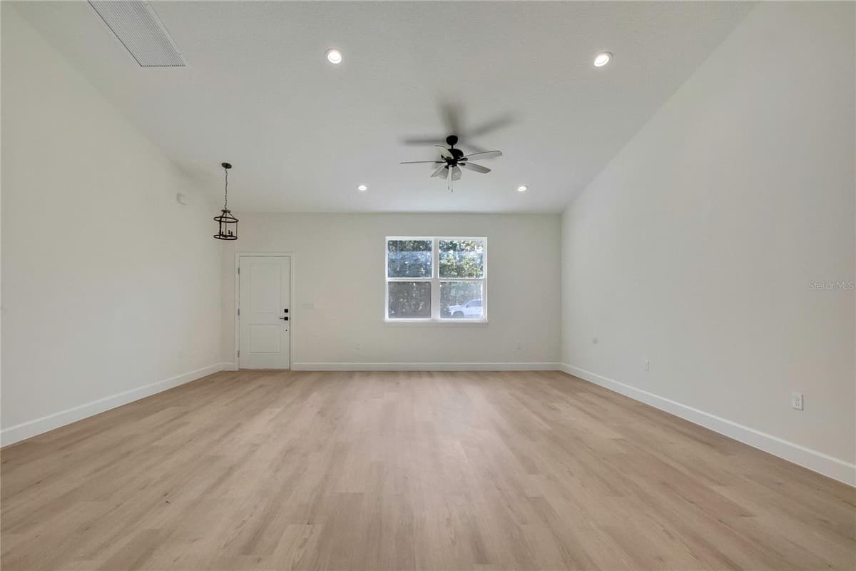 8104 SANTOS DRIVE — photo 5 of 61