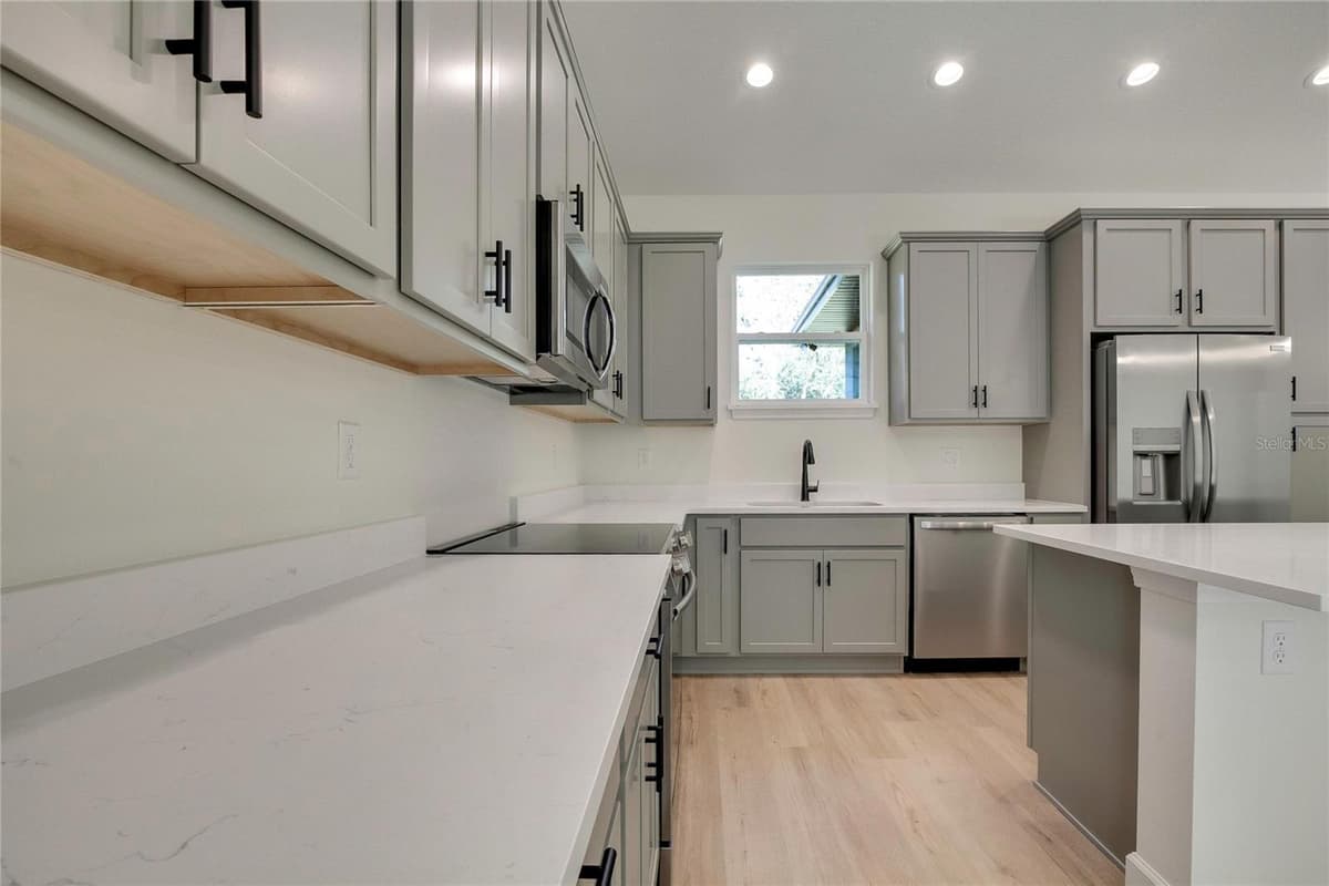 8104 SANTOS DRIVE — photo 14 of 61
