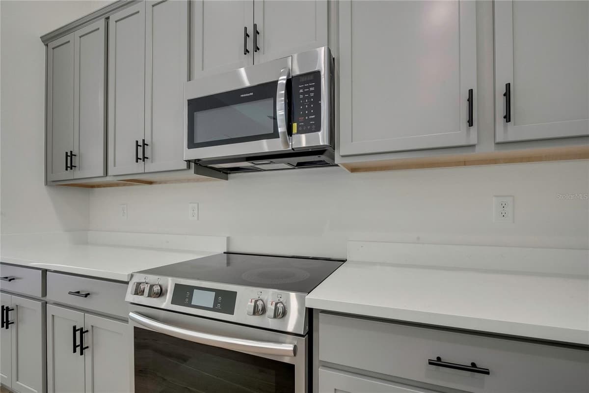 8104 SANTOS DRIVE — photo 13 of 61