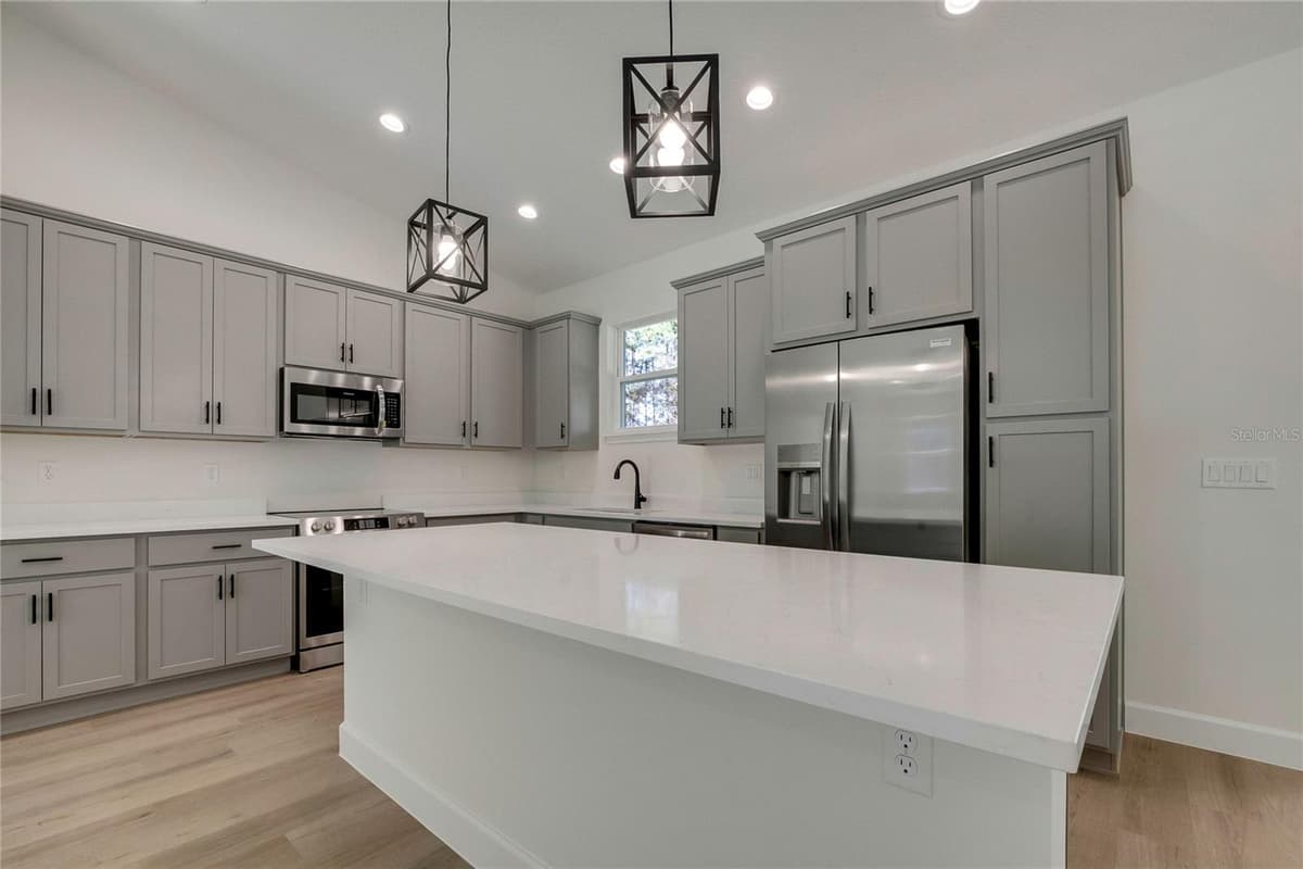 8104 SANTOS DRIVE — photo 10 of 61