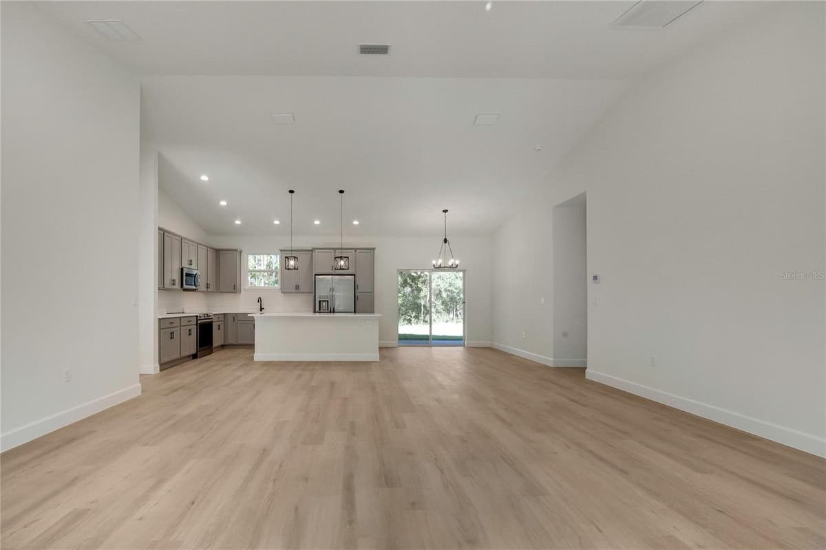 8104 SANTOS DRIVE — photo 8 of 61