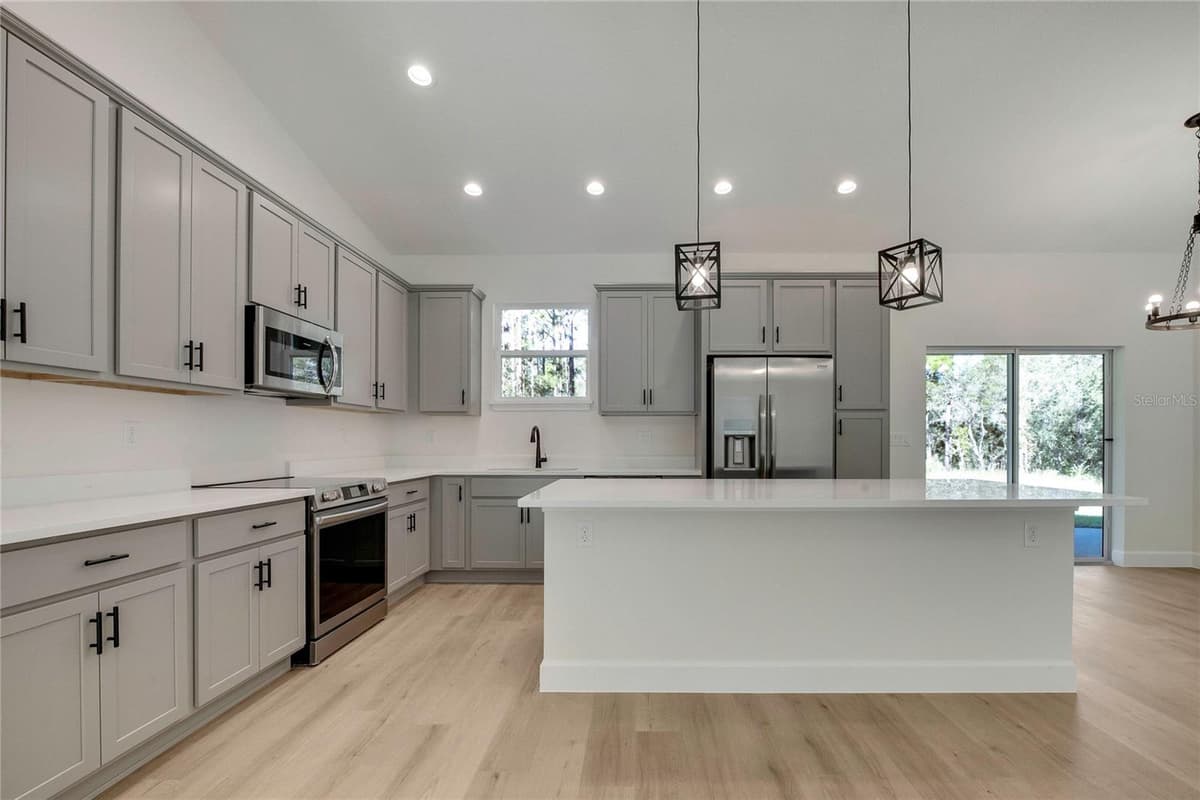 8104 SANTOS DRIVE — photo 9 of 61