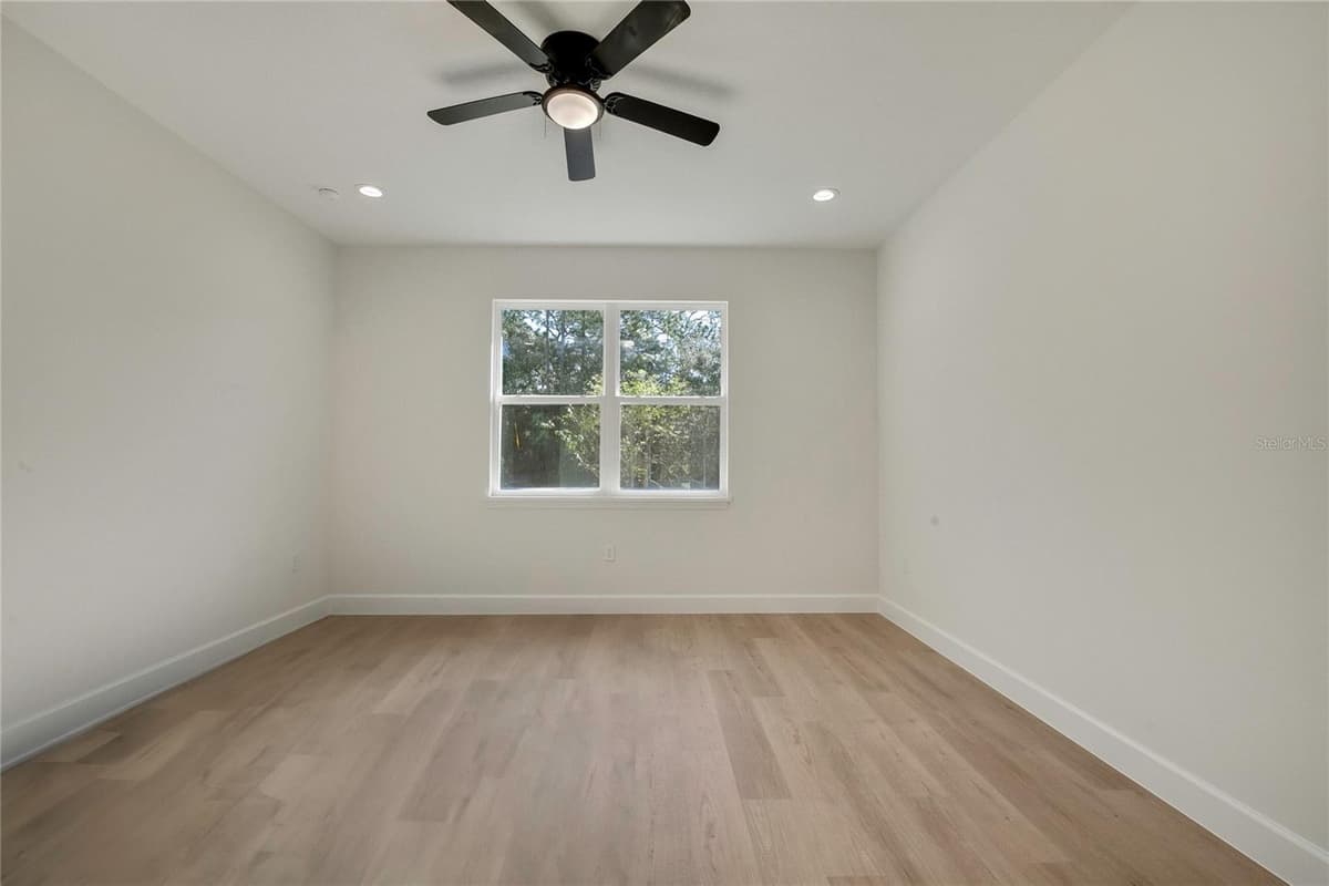 8104 SANTOS DRIVE — photo 19 of 61