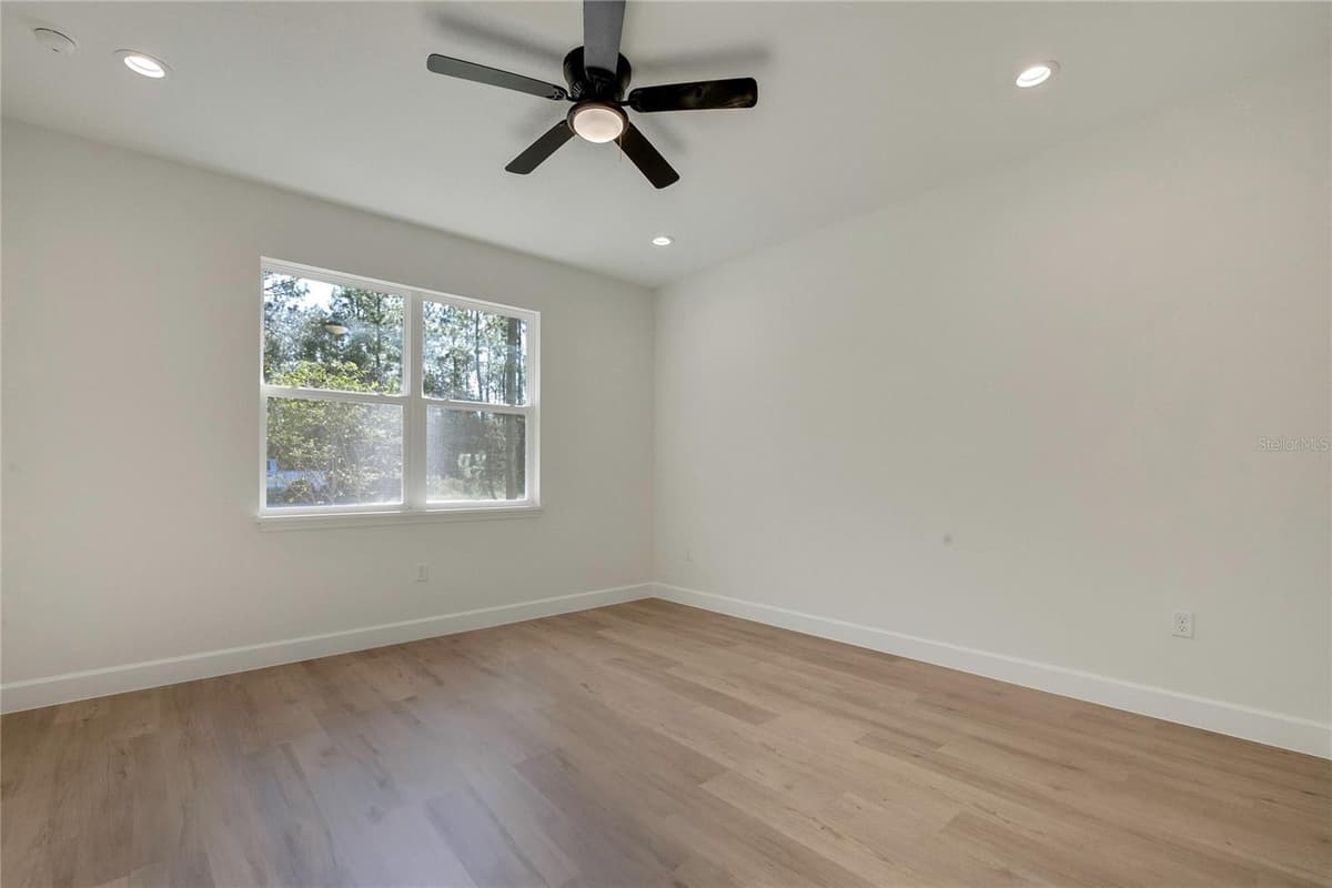 8104 SANTOS DRIVE — photo 18 of 61