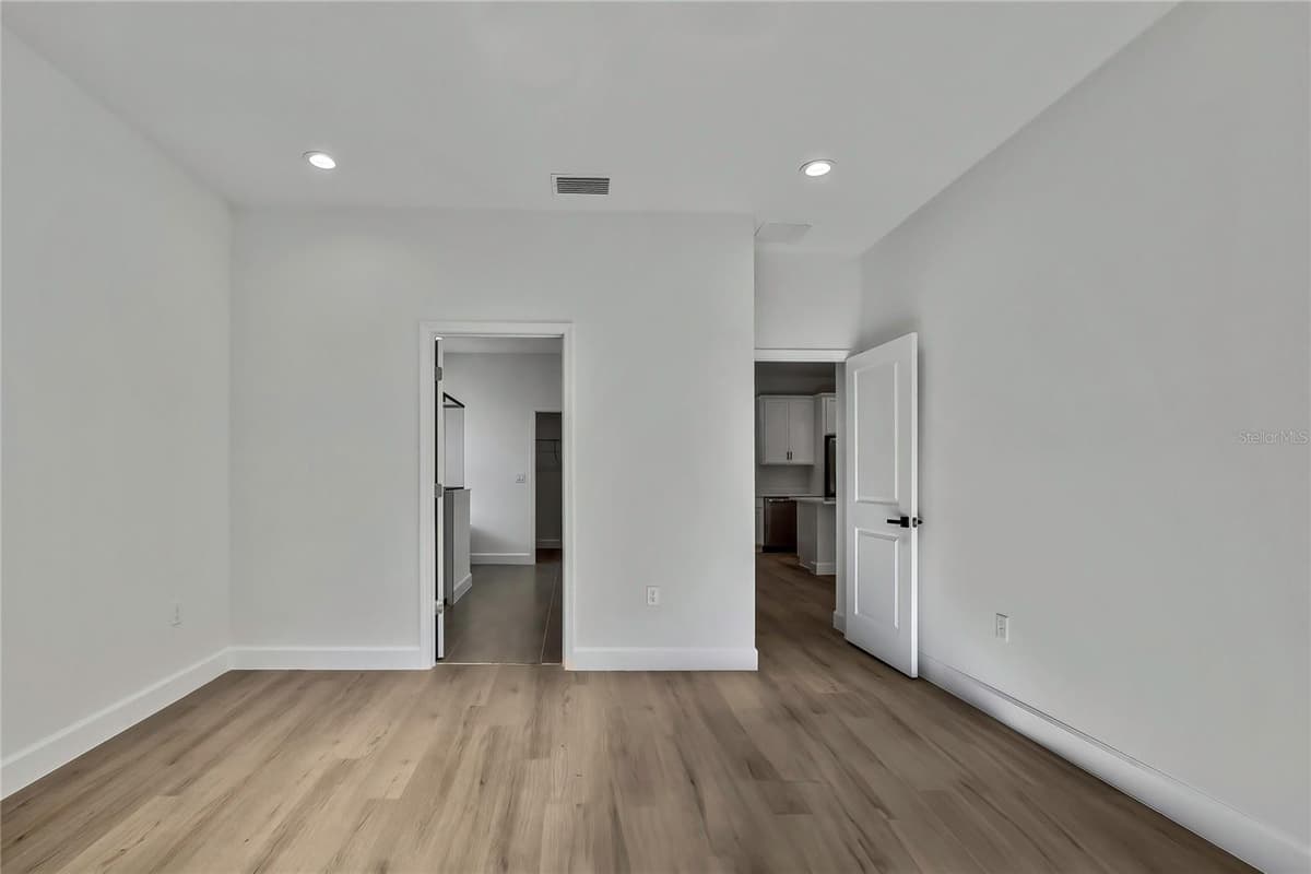 8118 SANTOS DRIVE — photo 21 of 61