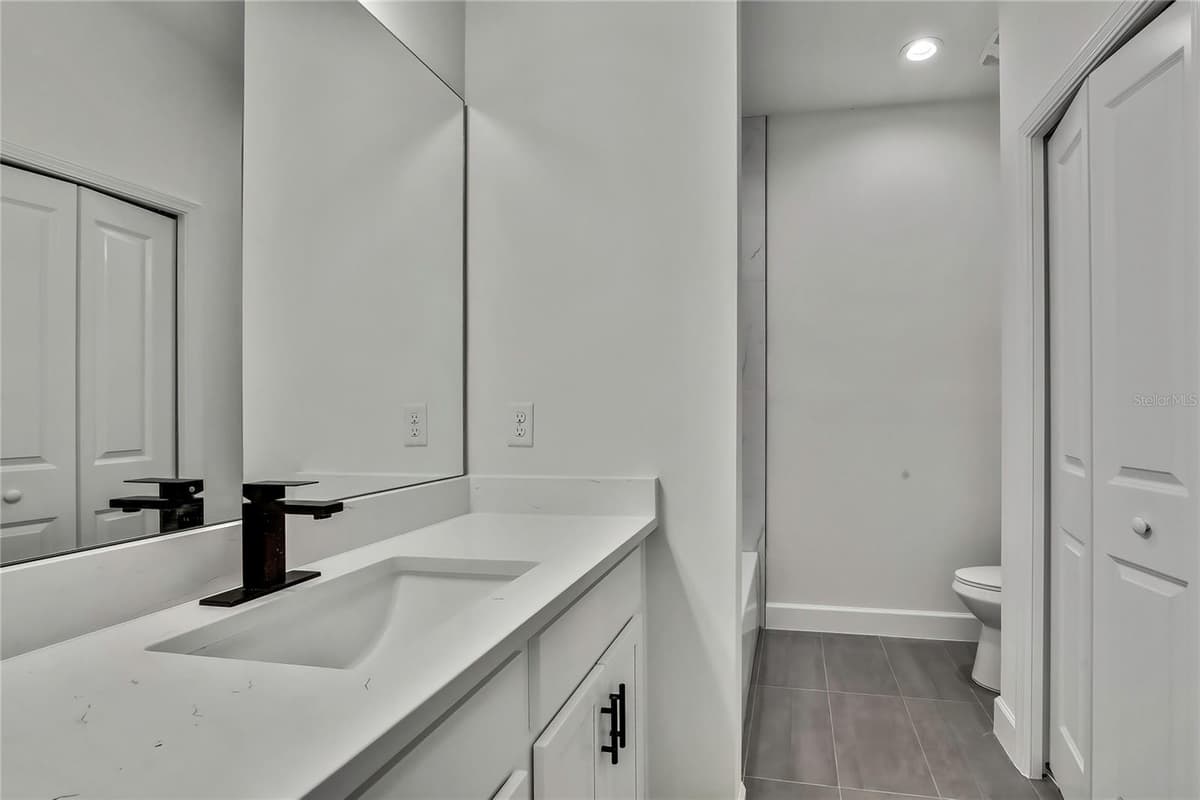8118 SANTOS DRIVE — photo 34 of 61