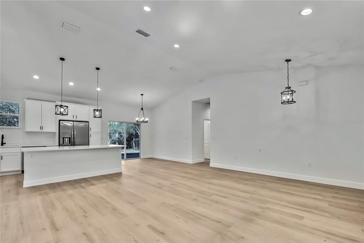 8118 SANTOS DRIVE — photo 7 of 61