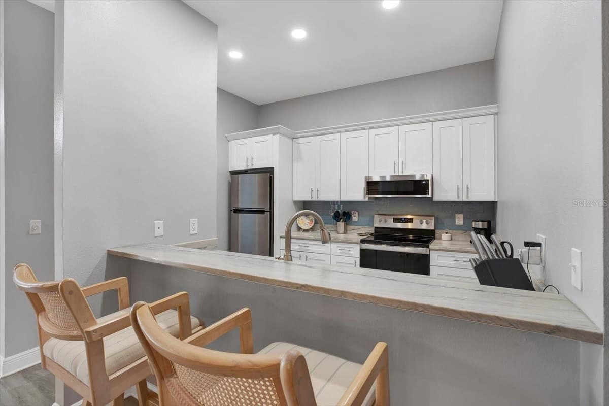 2403 NANTUCKET GREEN COURT — photo 7 of 29