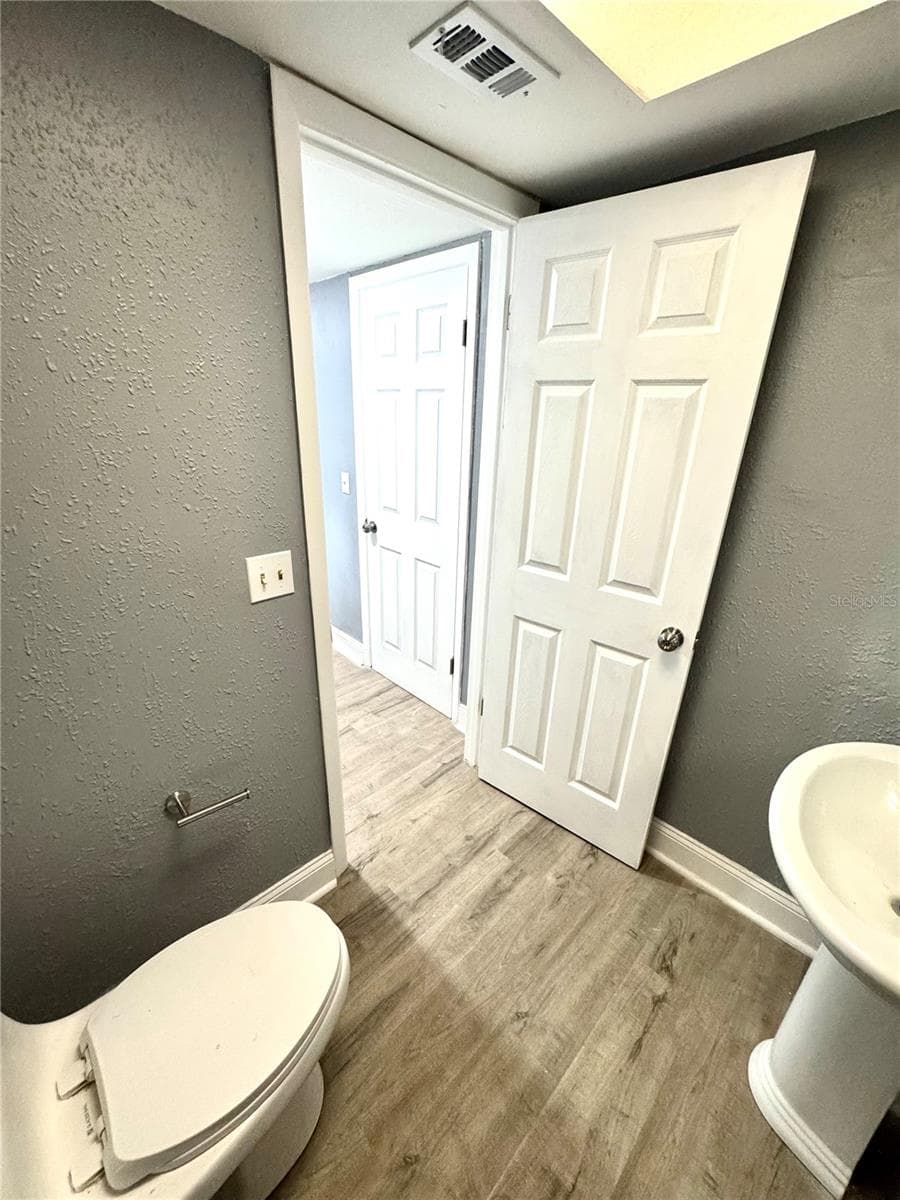 4229 LAKE ORLANDO PARKWAY — photo 17 of 39