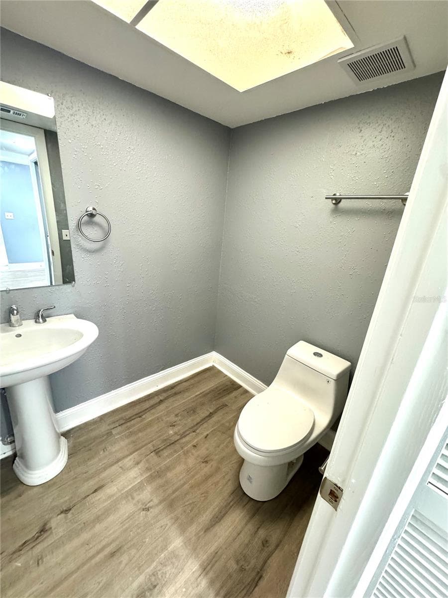 4229 LAKE ORLANDO PARKWAY — photo 15 of 39