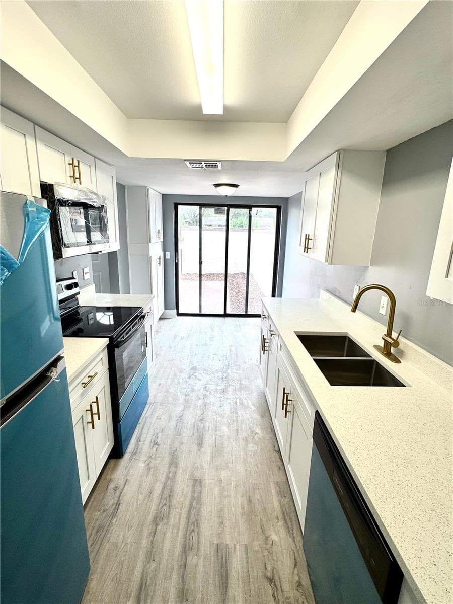 4229 LAKE ORLANDO PARKWAY — photo 11 of 39
