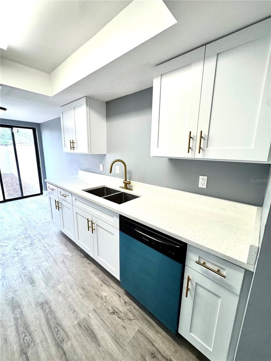 4229 LAKE ORLANDO PARKWAY — photo 7 of 39