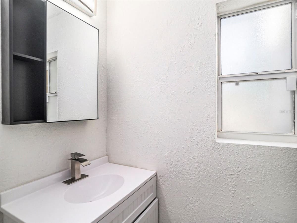 5136 COLBERT ROAD — photo 9 of 28