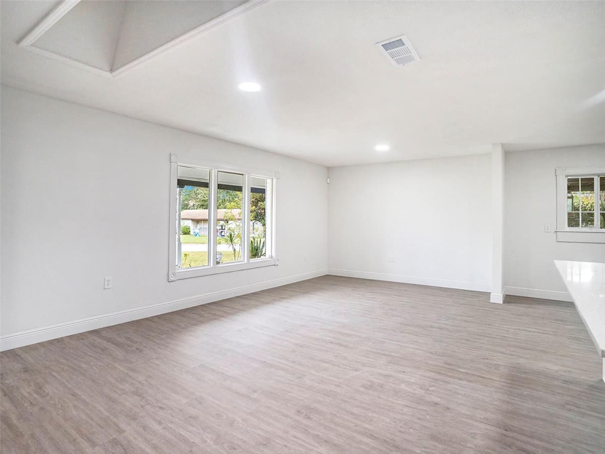 5136 COLBERT ROAD — photo 12 of 28
