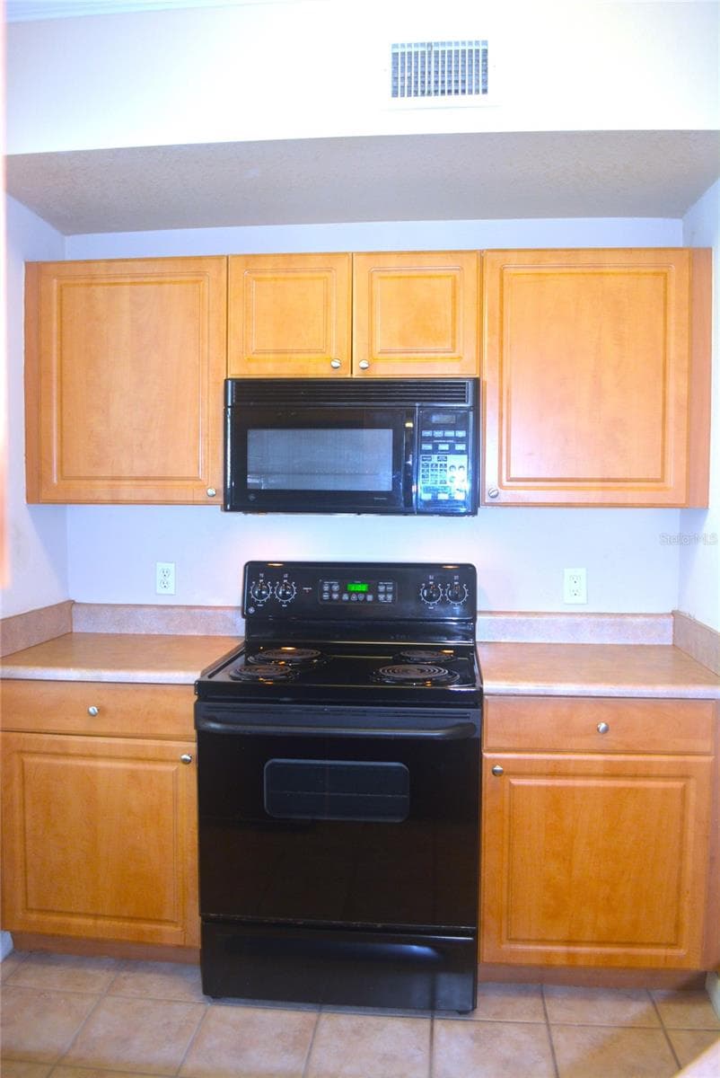 5701 SOLDIER CIRCLE — photo 6 of 60
