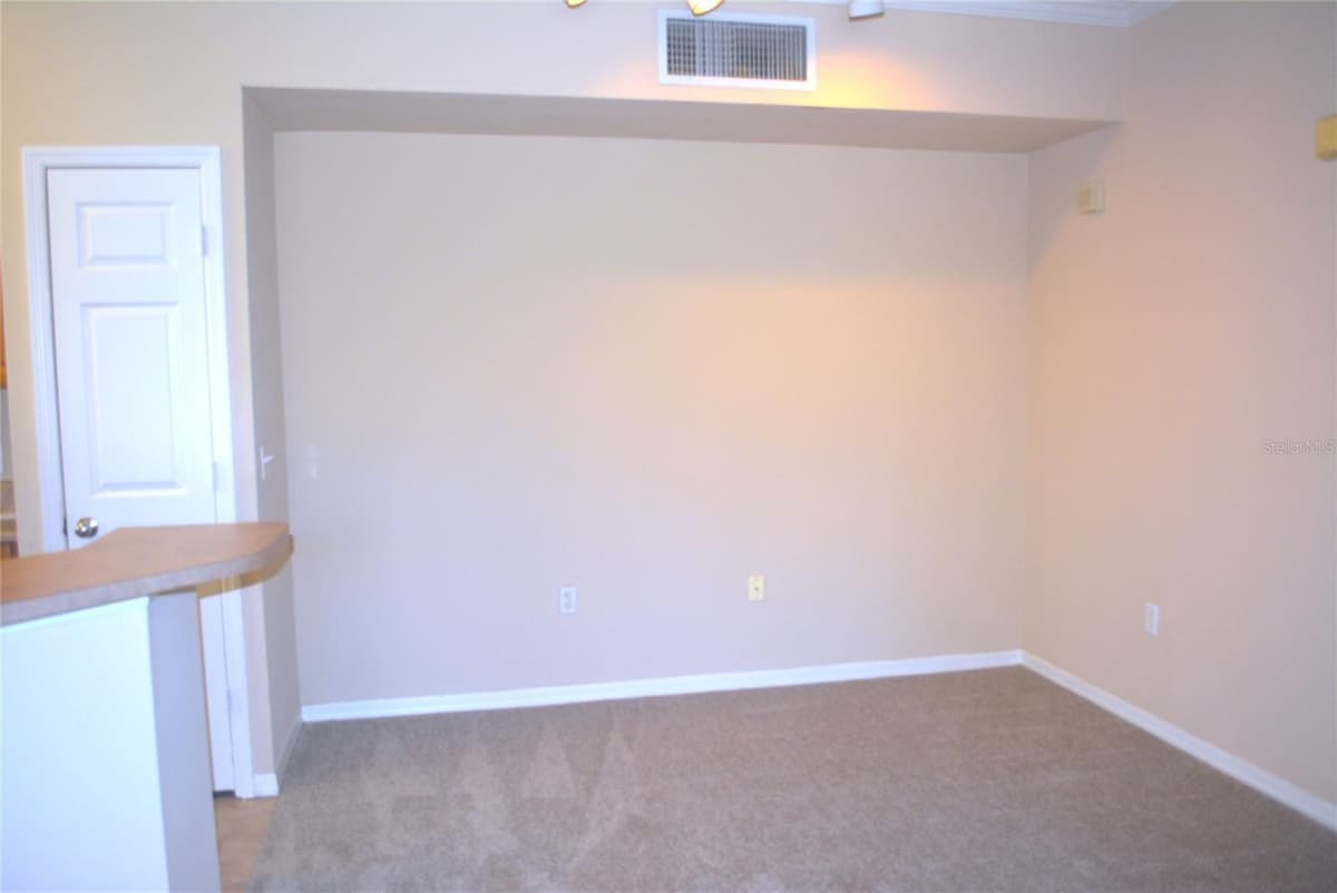 5701 SOLDIER CIRCLE — photo 5 of 60