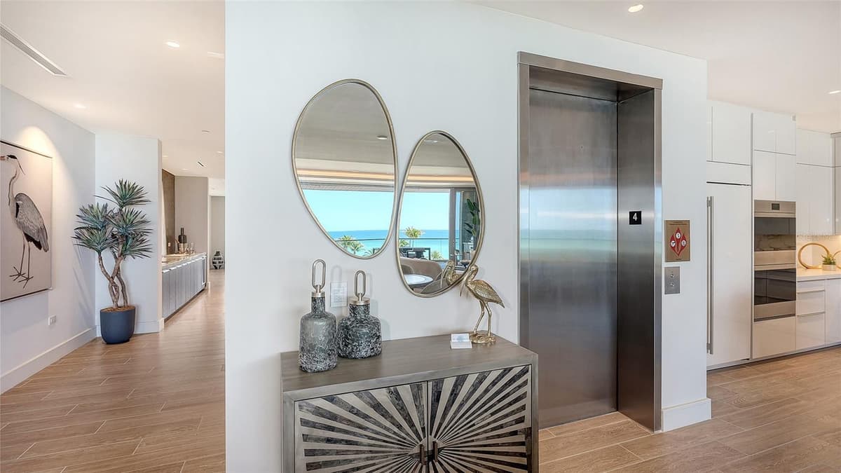 1561 GULF OF MEXICO DRIVE — photo 4 of 71