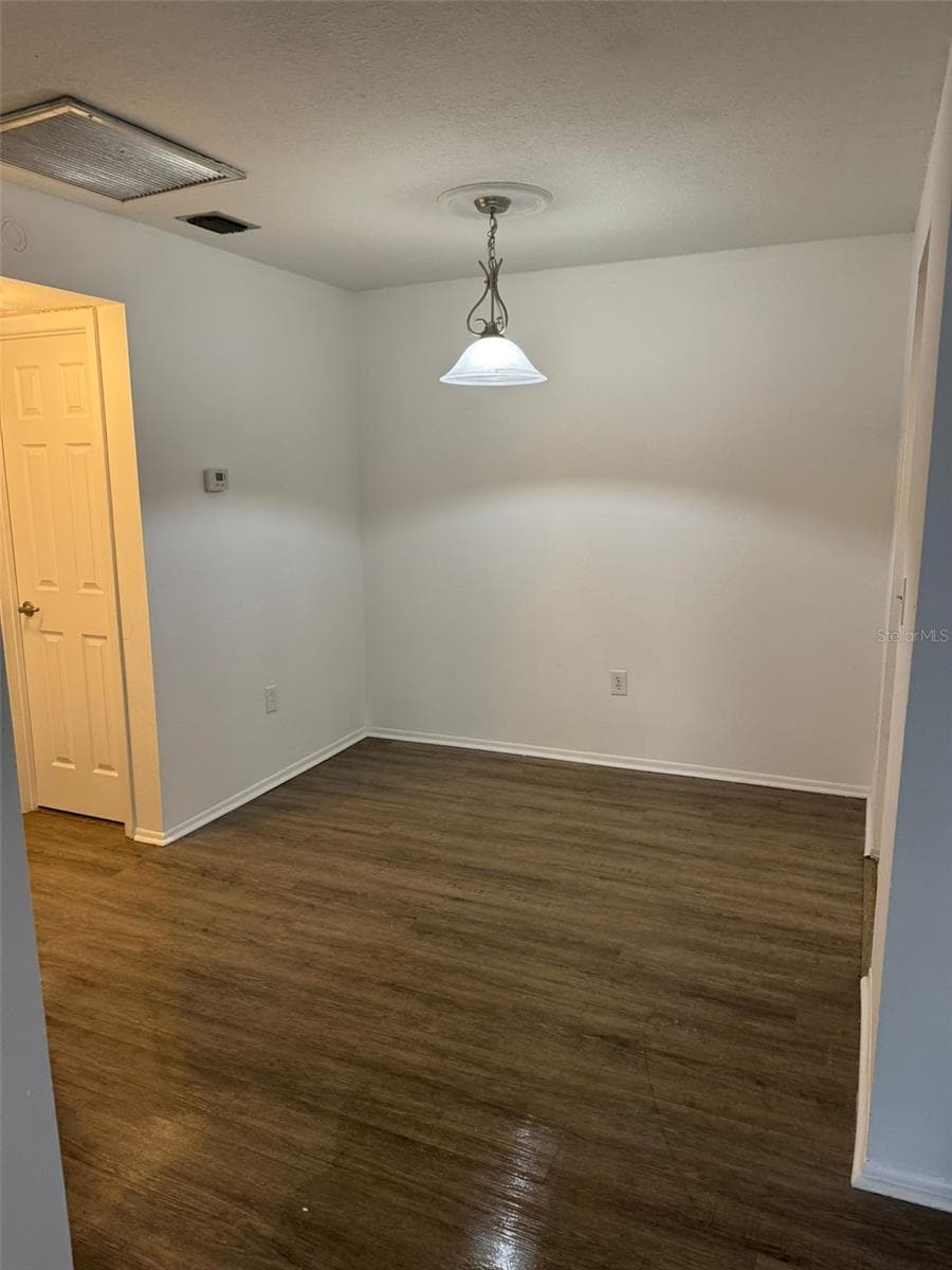 6008 VILLAGE CIRCLE — photo 34 of 37