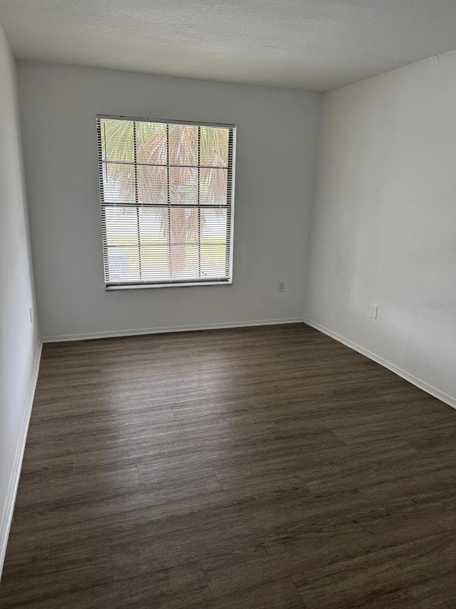 6008 VILLAGE CIRCLE — photo 17 of 37