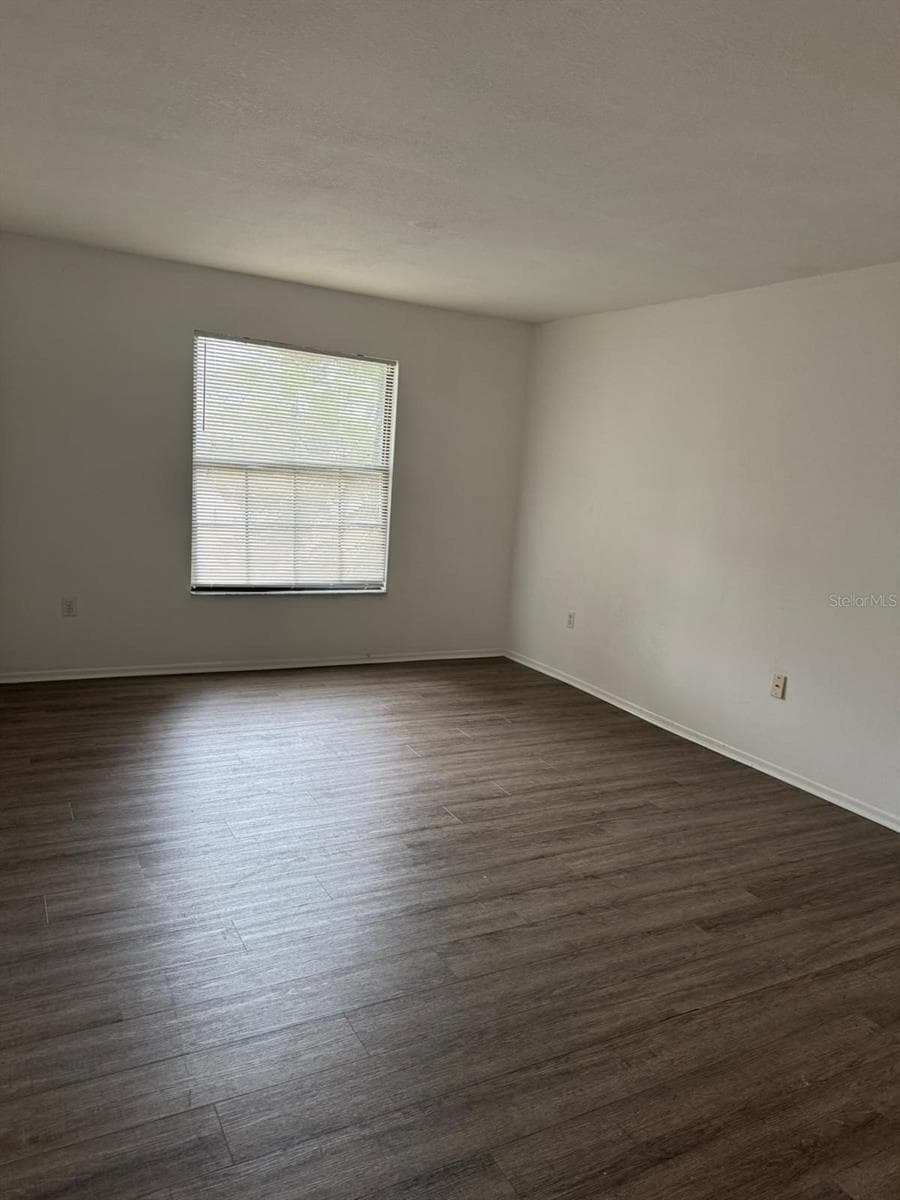 6008 VILLAGE CIRCLE — photo 11 of 37