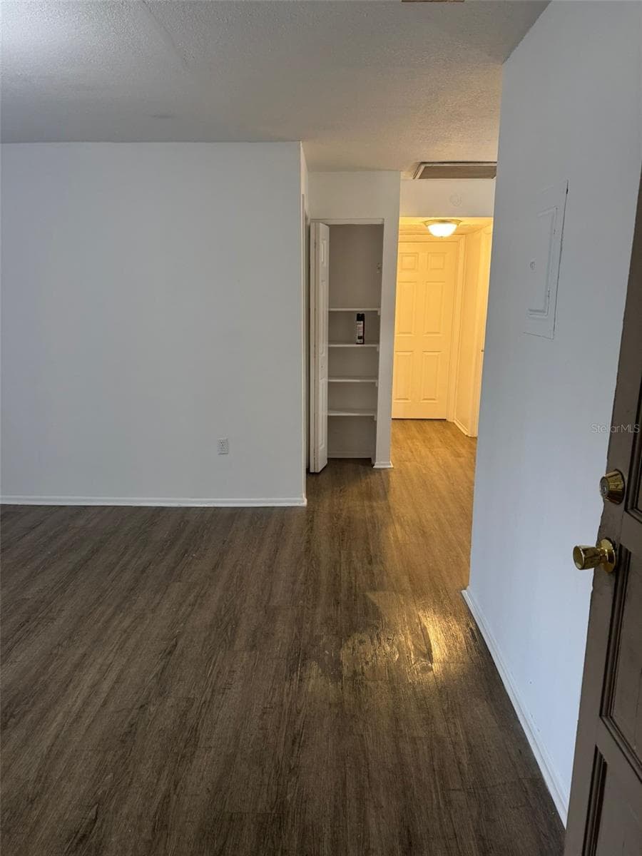 6008 VILLAGE CIRCLE — photo 31 of 37