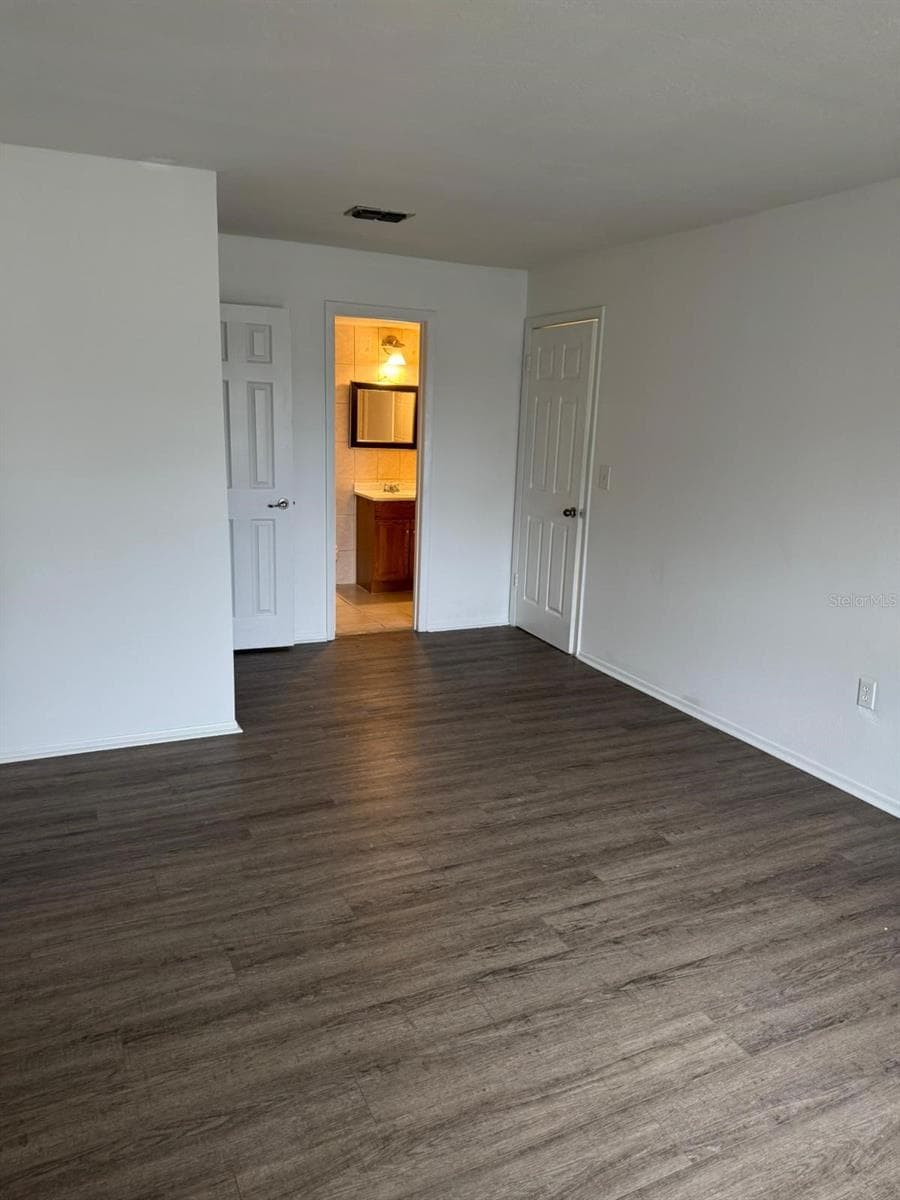 6008 VILLAGE CIRCLE — photo 12 of 37