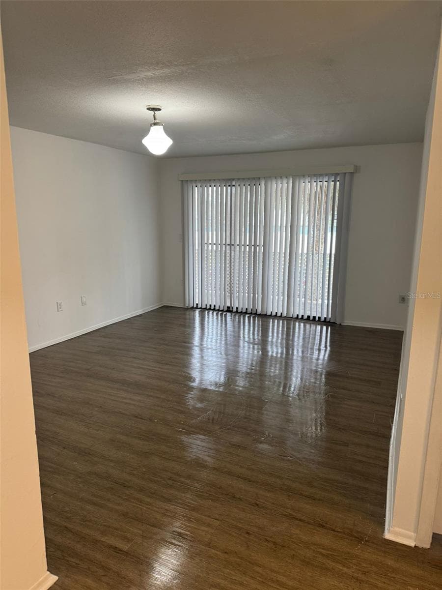 6008 VILLAGE CIRCLE — photo 33 of 37