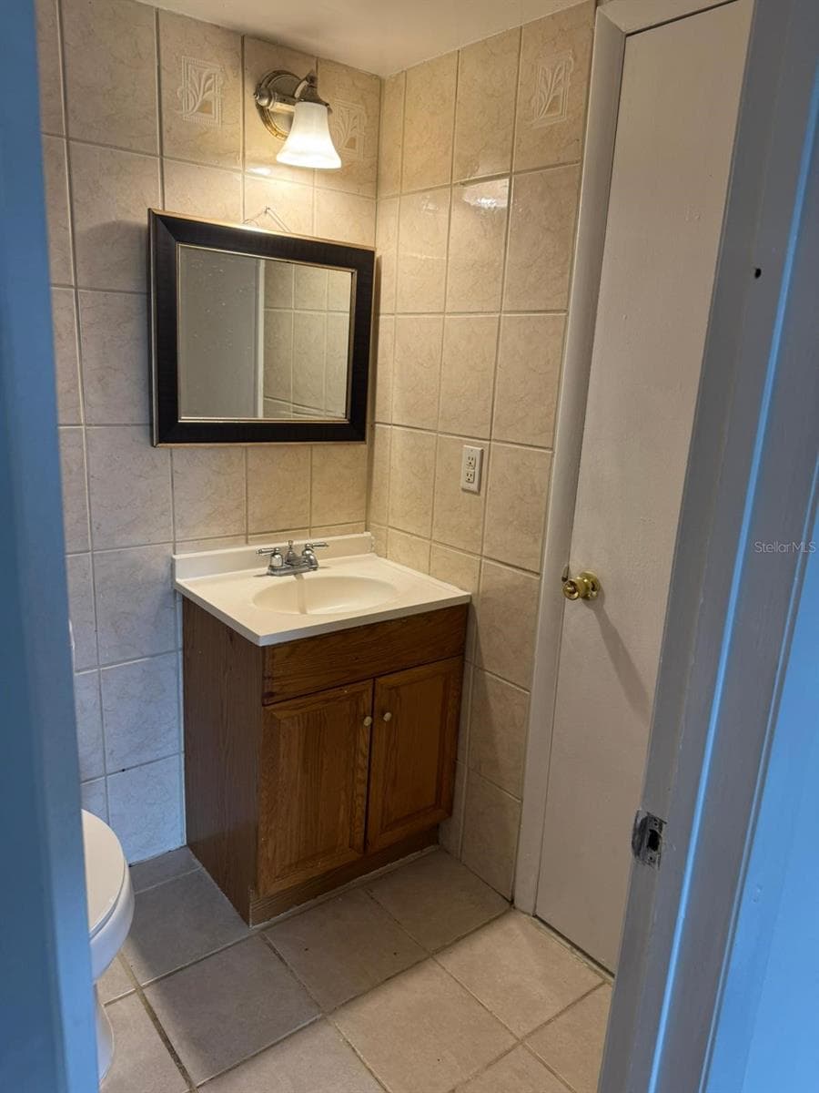 6008 VILLAGE CIRCLE — photo 15 of 37