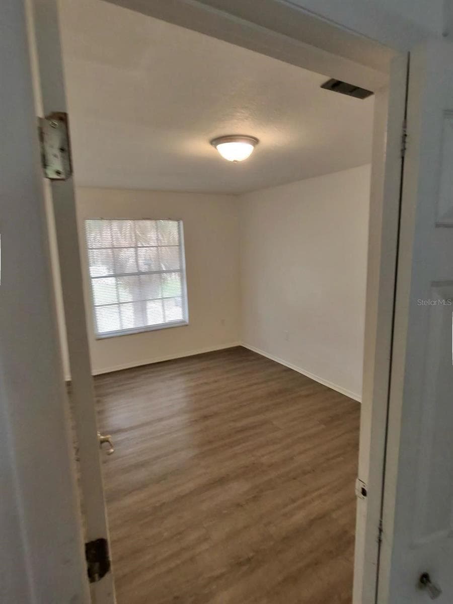6008 VILLAGE CIRCLE — photo 6 of 37