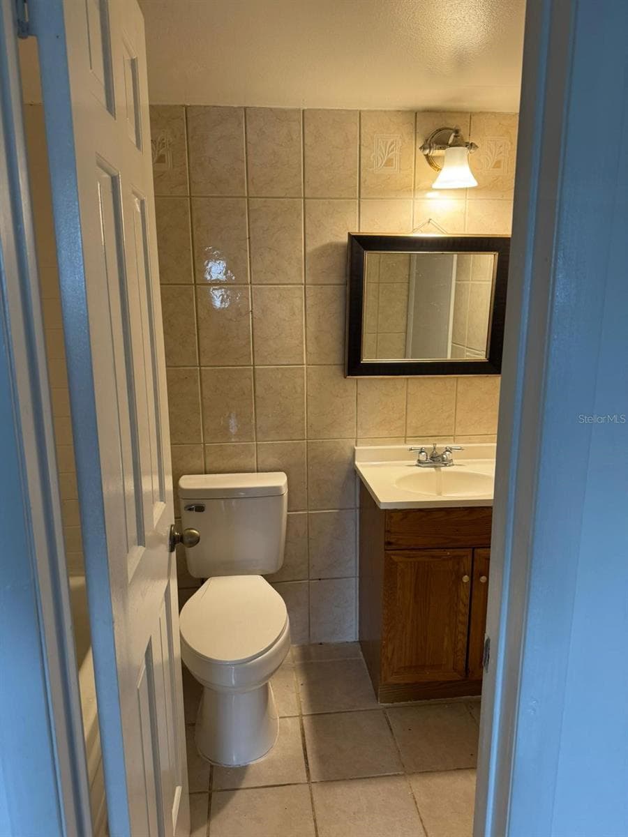 6008 VILLAGE CIRCLE — photo 13 of 37