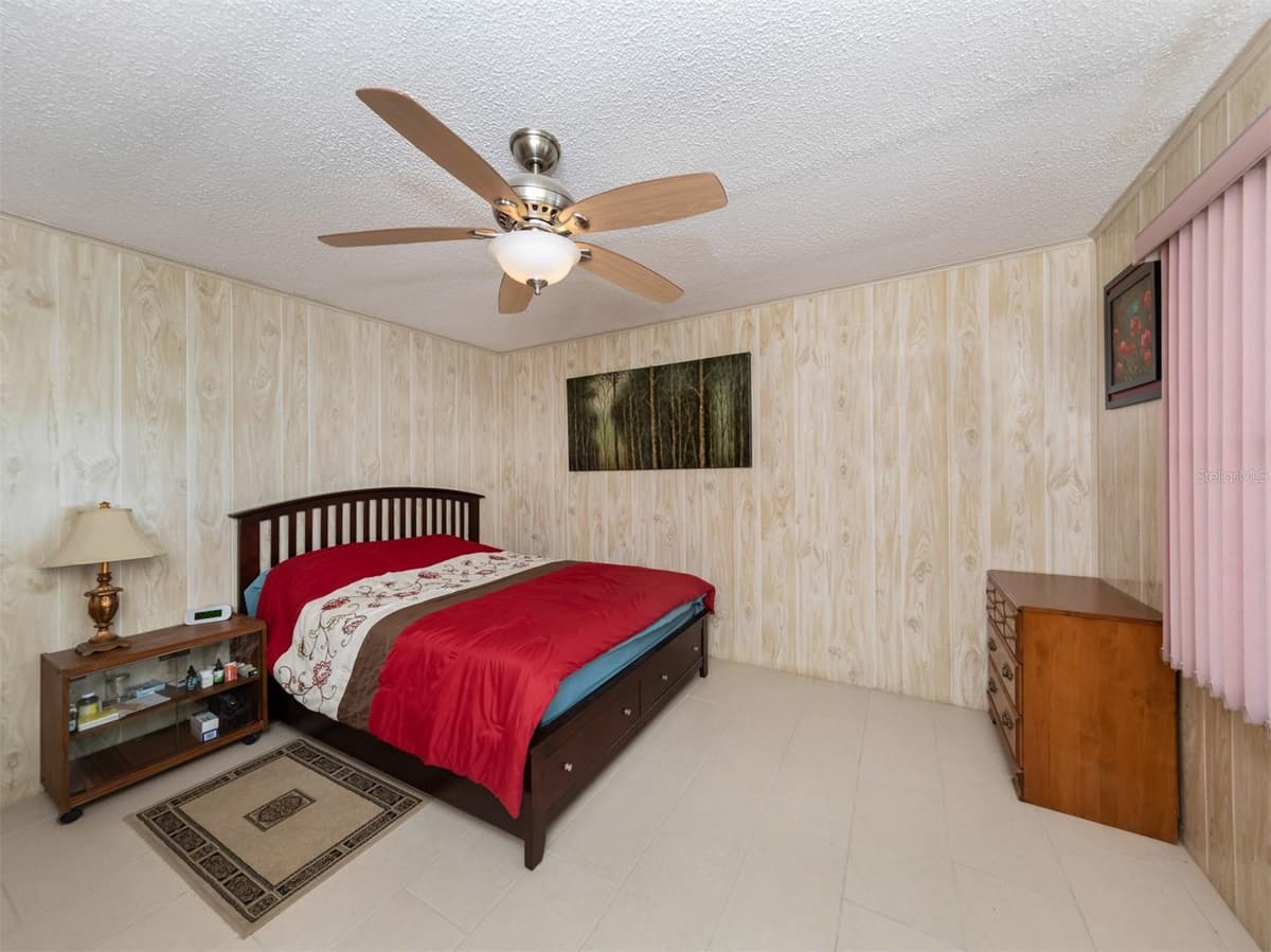628 LA JOLLA CIRCLE — photo 9 of 24