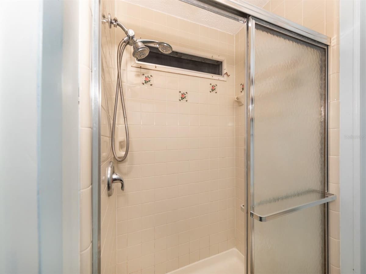 628 LA JOLLA CIRCLE — photo 14 of 24