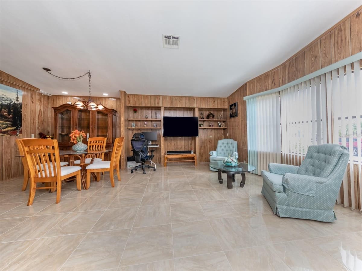 628 LA JOLLA CIRCLE — photo 21 of 24