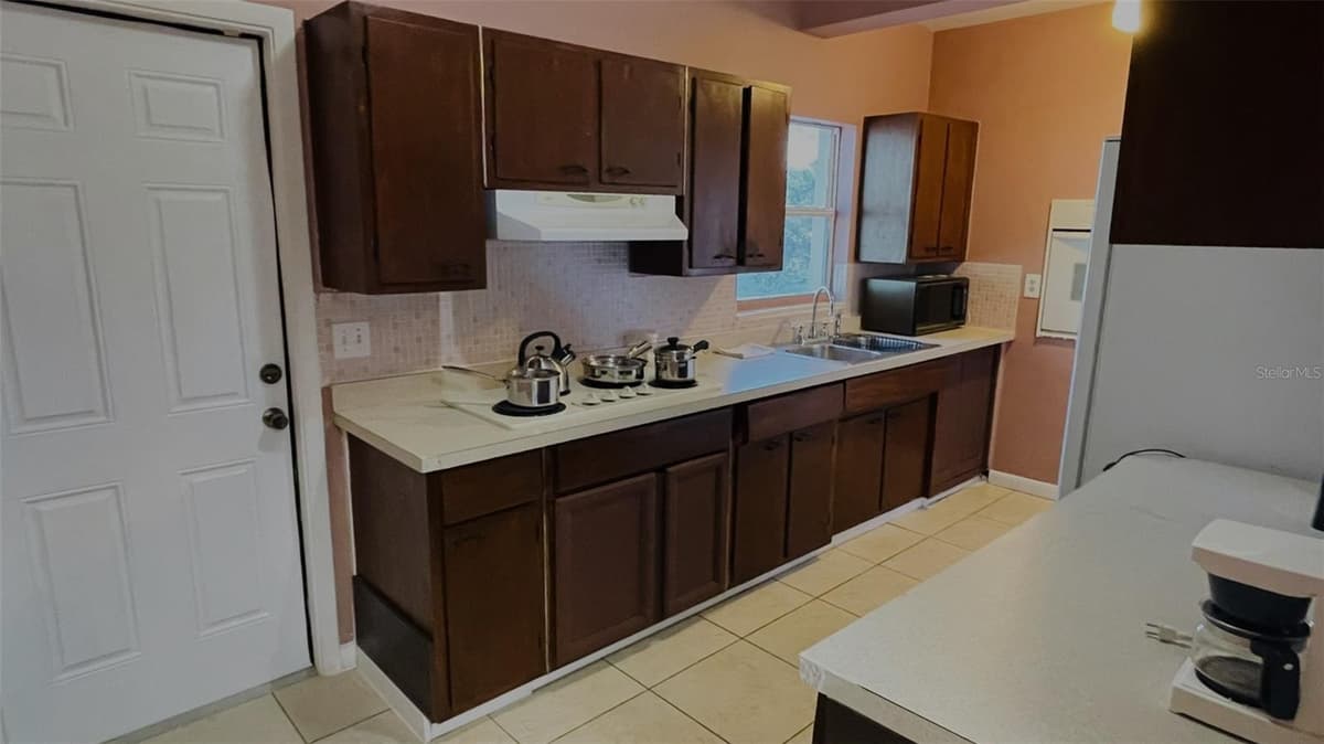 554 LINDLEY TERRACE — photo 18 of 57