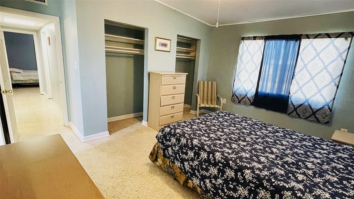 554 LINDLEY TERRACE — photo 23 of 57