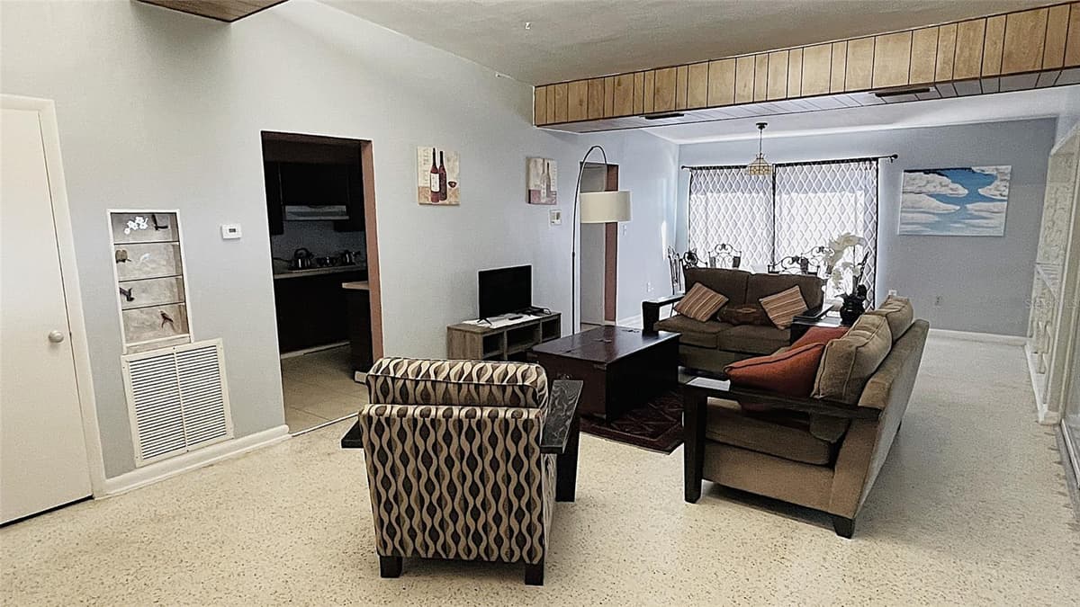 554 LINDLEY TERRACE — photo 10 of 57