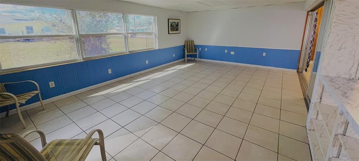 554 LINDLEY TERRACE — photo 15 of 57