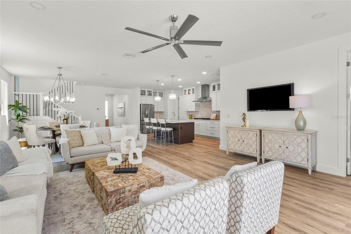 217 SHADE AVENUE — photo 17 of 61