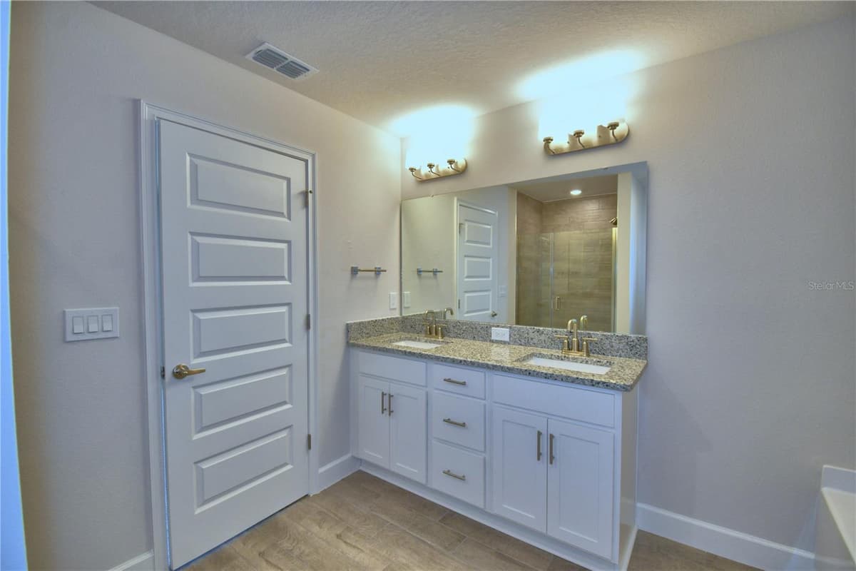 4694 GRANDVIEW GLEN DRIVE — photo 31 of 71