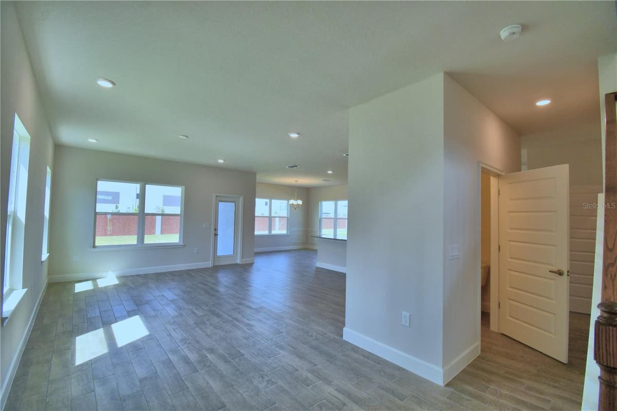 4694 GRANDVIEW GLEN DRIVE — photo 6 of 71
