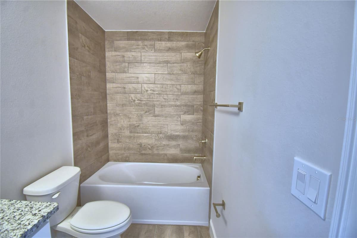 4694 GRANDVIEW GLEN DRIVE — photo 23 of 71