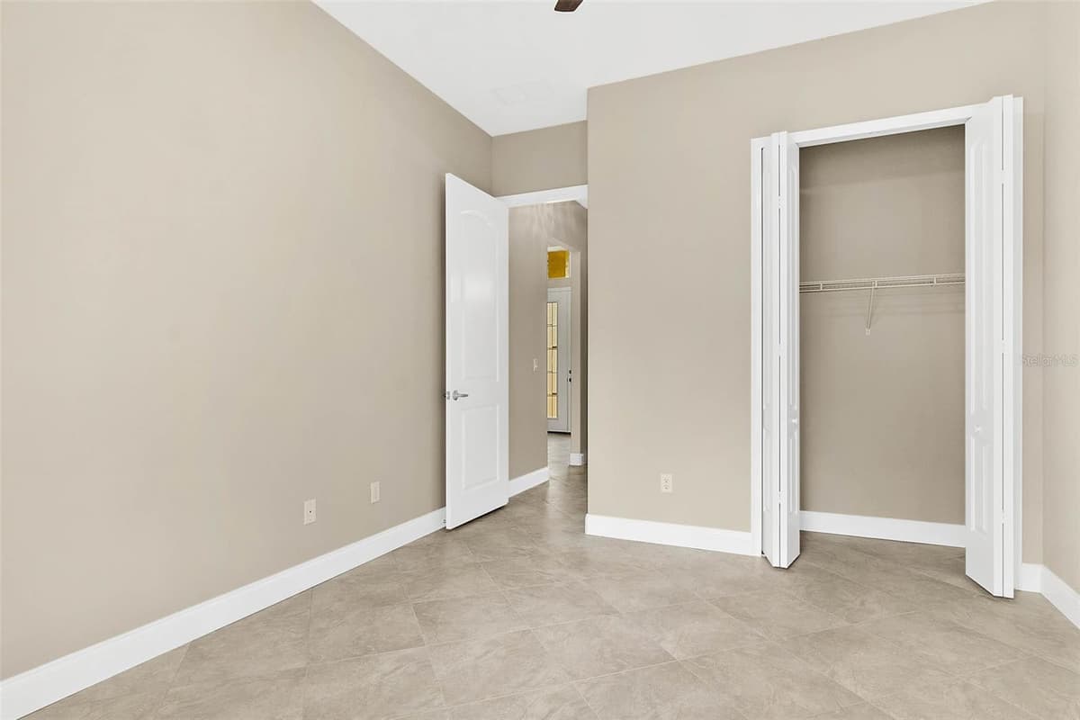 3 WHITE HOLLY PLACE — photo 10 of 22
