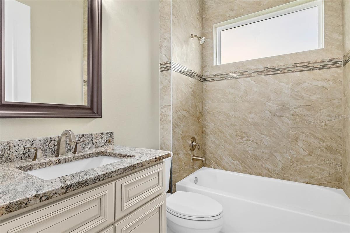 3 WHITE HOLLY PLACE — photo 8 of 22