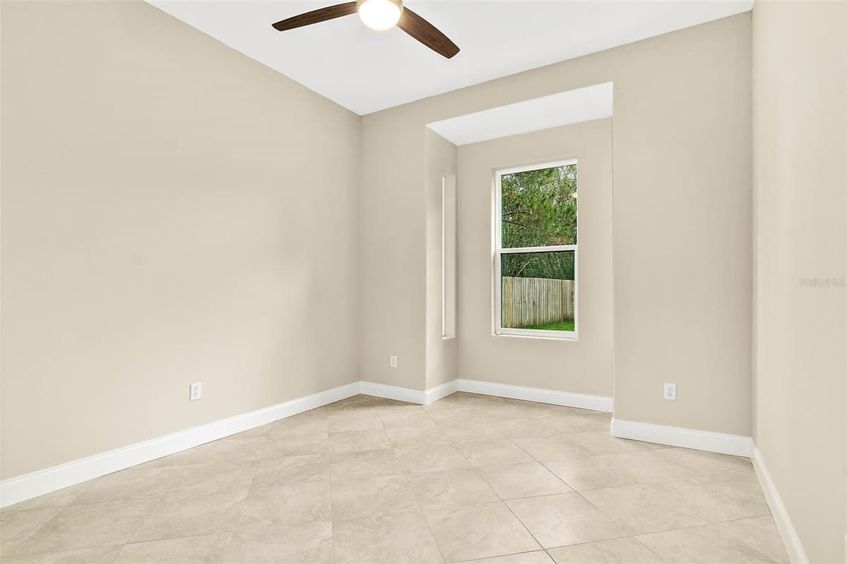 3 WHITE HOLLY PLACE — photo 9 of 22