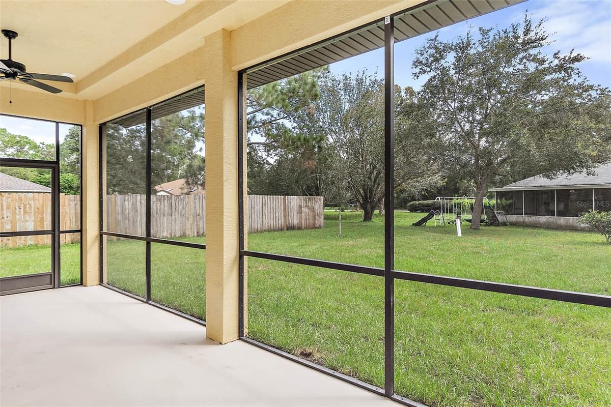 3 WHITE HOLLY PLACE — photo 19 of 22