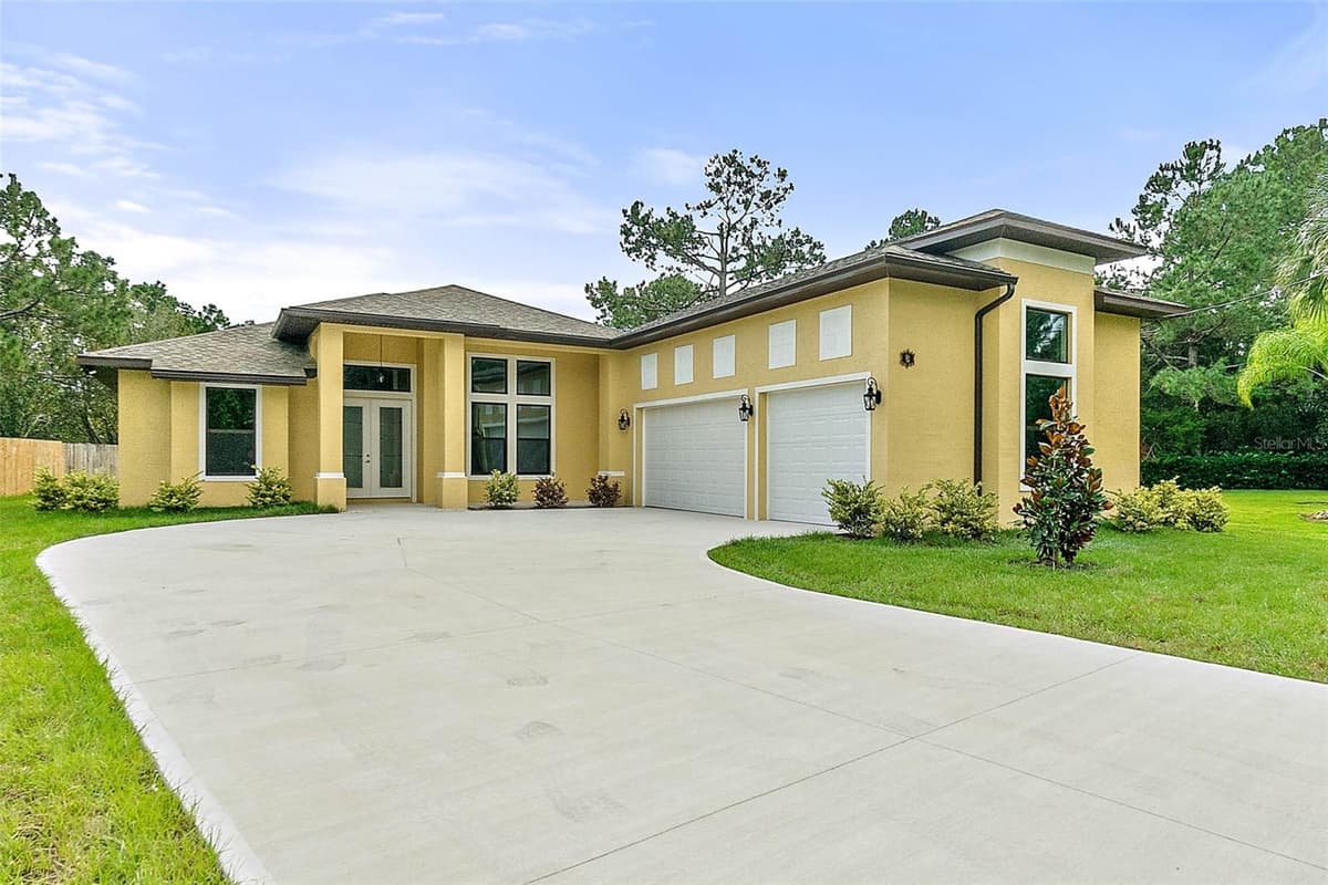 3 WHITE HOLLY PLACE — photo 1 of 22