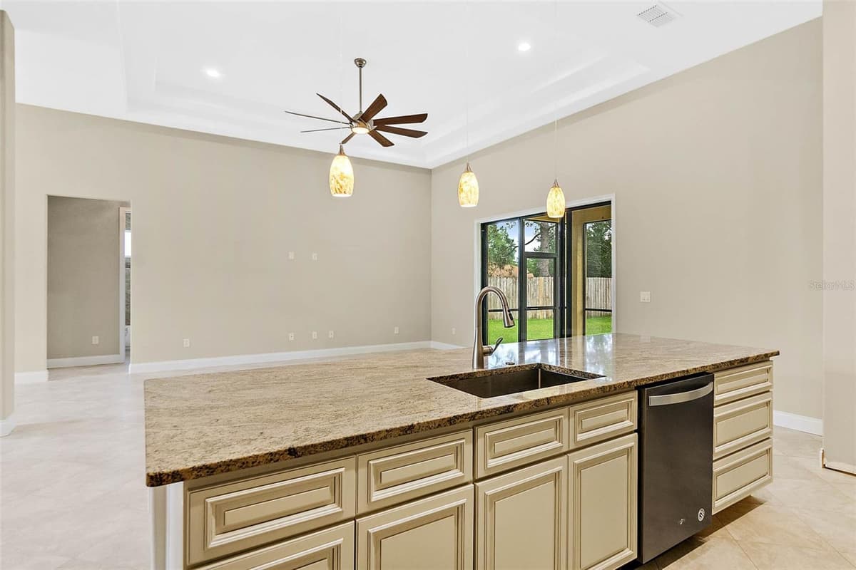 3 WHITE HOLLY PLACE — photo 17 of 22