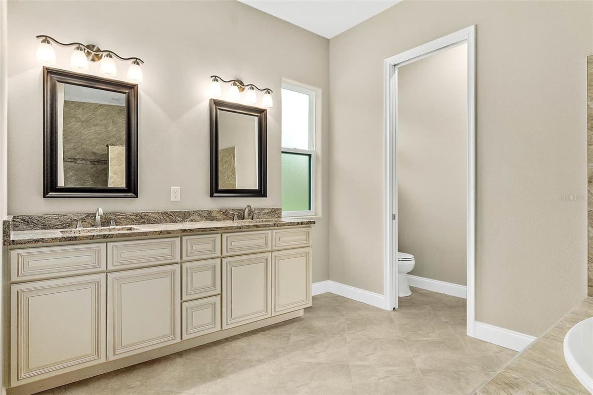 3 WHITE HOLLY PLACE — photo 6 of 22