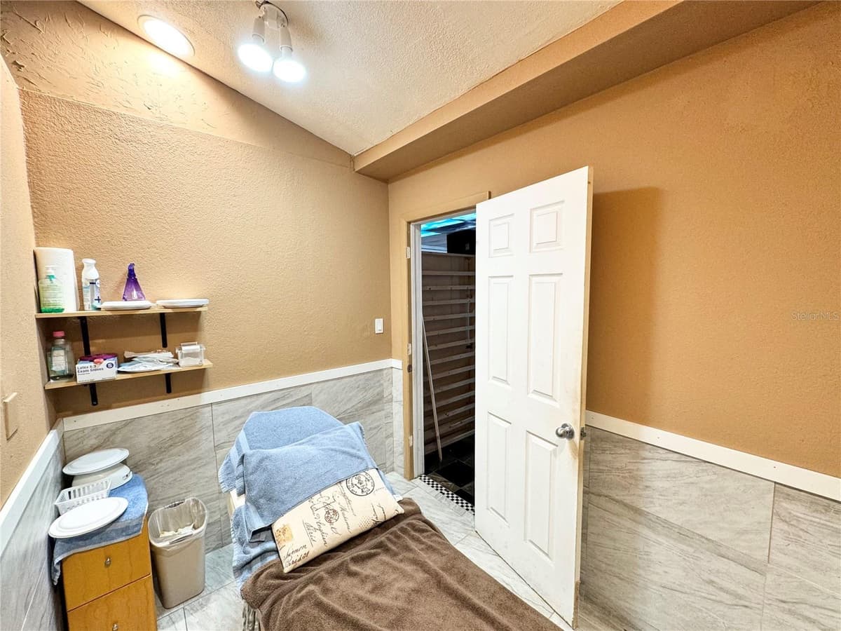 3080 BEE RIDGE ROAD — photo 19 of 25